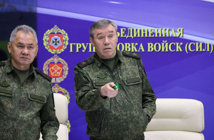 Ruský ministr obrany Sergej Šojgu a náčelník generálního štábu Valerij Gerasimov.