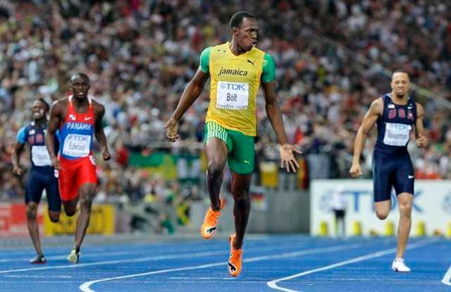 Bolt při běhu na 200 metrů