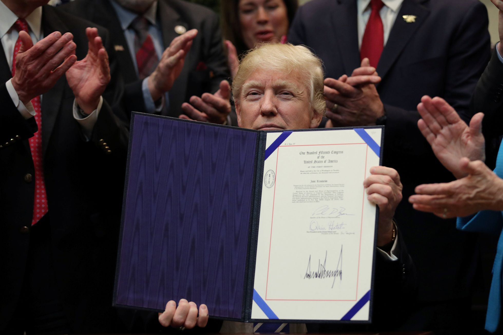 Trump podpis dekretu