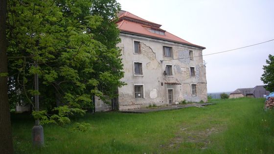 Staňte se zámeckým pánem nebo mlynářem. Netradiční domy na prodej