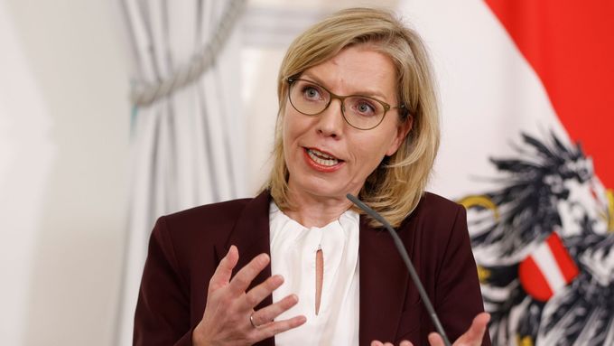 Rakouská ministryně pro klima a energetiku Leonore Gewesslerová