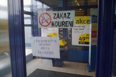 Zátah na myši. Inspekce zavřela sklad potravin v Praze