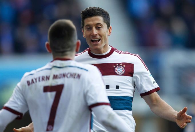 Robert Lewandowski slaví branku v Bundeslize