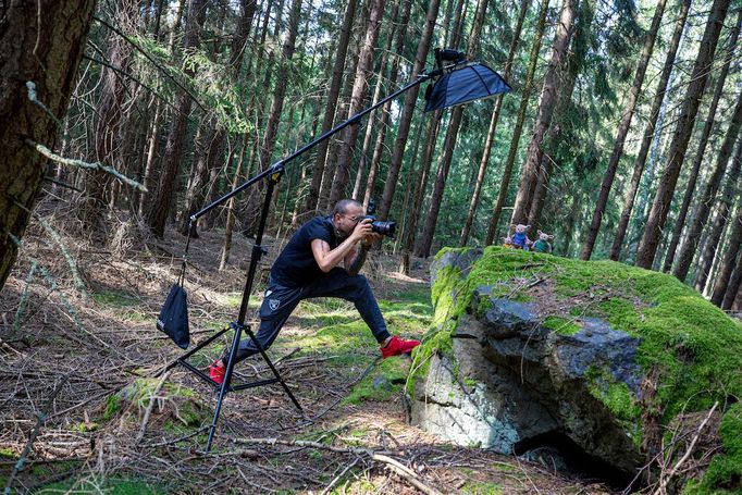 Ukázka z nové fotografické pohádkové knihy Matěje Derecka Harda, nazvané Zuličníci: Toulky noční přírodou