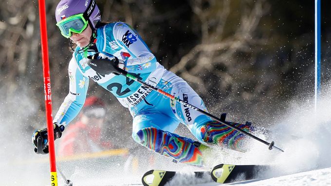 Šárka Záhrobská se po roce postavila na trať obřího slalomu. Do finále se neprobojovala.