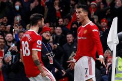 "Rudé ďábly" rozpálil sporný gól, portugalské duo hvězd pak otočilo šlágr s Arsenalem
