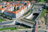 Letecký pohled na vyústění Strahovského tunelu na Břevnově. Snímek z roku 2007.