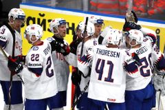 Bull dal hattrick a Norové přehráli Rakušany, ti jsou dál bez bodu