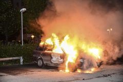 Stockholm od triumfu v hokeji hoří. Proč? děsí Švédy