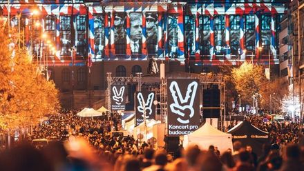 Koncert pro budoucnost v centru Prahy. Sledujte projevy a vystoupení hudebníků