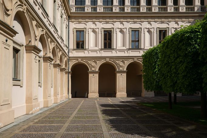 Černínský palác, sídlo Ministerstva zahraničních věcí.