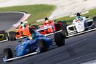 Závod asijské Formule 4 v Sepangu skončil ostudou, všem jezdcům došlo palivo
