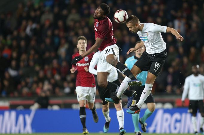 fotbal, Fortuna:Liga 2018/2019, Sparta - Plzeň, Benjamin Tetteh a Luděk Pernica