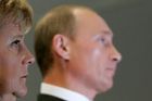 Ruská propaganda chce rozvrátit Německo, varují tajné služby. A otřást důvěrou v kancléřku
