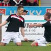 Fotbal, Gambrinus liga, Plzeň - Slavia Praha: Milan Škoda a Martin Juhar slaví gól