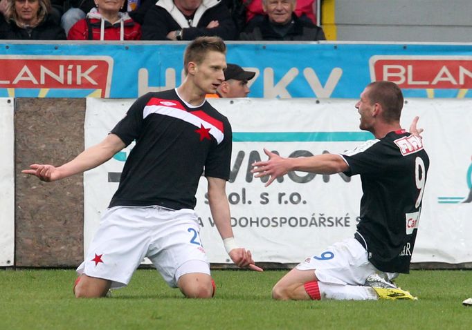 Fotbal, Gambrinus liga, Plzeň - Slavia Praha: Milan Škoda a Martin Juhar slaví gól