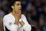 Ikona čtvrtečních britských novin: pobledlý Cristiano Ronaldo po neproměněné penaltě.