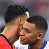 Cristiano Ronaldo a Kylian Mbappé před čtvrtfinále Eura 2024 Portugalsko - Francie