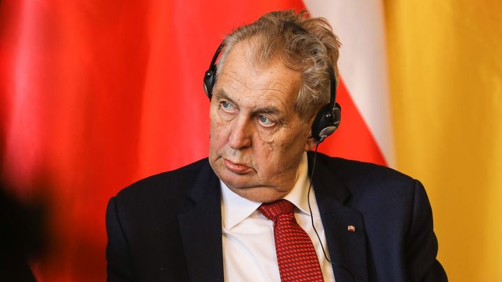 Zemana po osmi dnech pustili z nemocnice. V Lánech se má sejít se třemi politiky; Zdroj foto: Jakub Plíhal