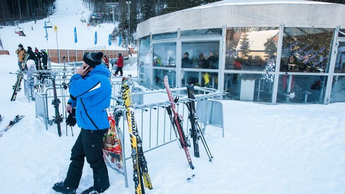 Sněhové podmínky jsou nyní v lyžařských areálech ideální.