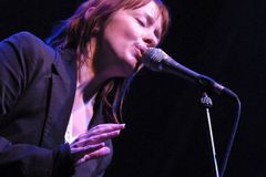 Na Suzanne Vega přišlo do vsi na Ostravsku na 1000 lidí