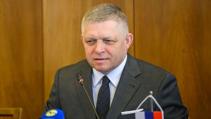 Slovenský premiér Robert Fico kritizuje ukrajinského prezidenta Volodomyra Zelenského.