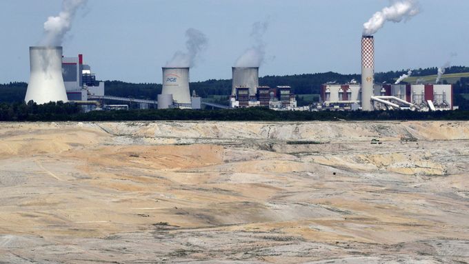 Důl a elektrárna Turów v Polsku.
