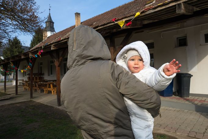 Klára Kissová s dcerkou.