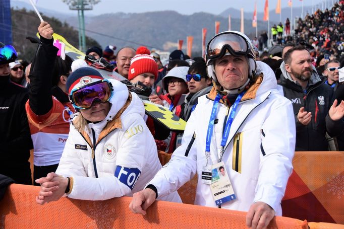 Vítězství Ester Ledecké v paralelním obřím slalomu na ZOH 2018 - rodiče Janek Ledecký a Zuzana Ledecká