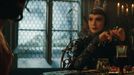 Gal Gadot jako zlá královna a Rachel Zegler jako Sněhurka.