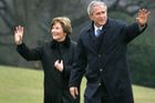 Exprezident Bush ledovou sprchu nechtěl, a stejně ji dostal