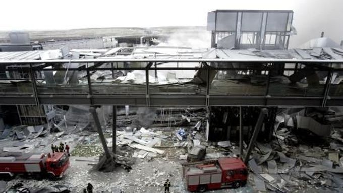 Útok na parkoviště na madridském letišti v prosinci 2006
