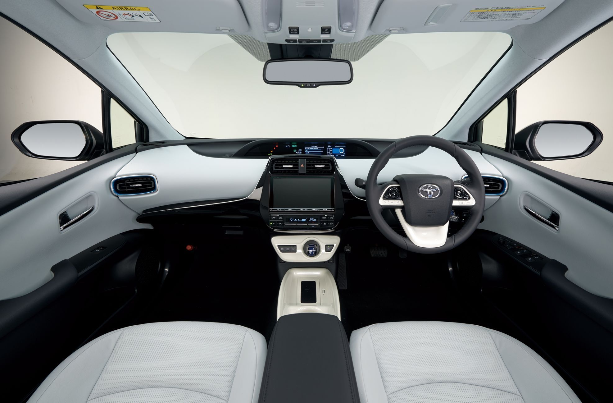 Toyota Prius IV - interiér