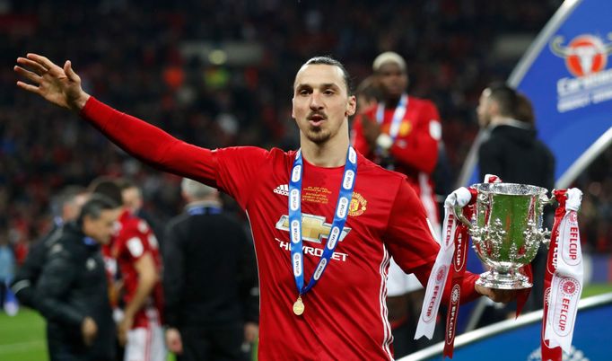 Zlatan Ibrahimovic s Ligovým pohárem (2017)