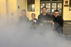 Hřib a Bartoš protestovali přímo pod okny Decroix. ODS kryje ministra Stanjuru, tvrdí