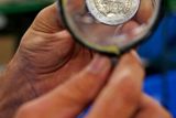 Na nejmenších mincích v hodnotě jeden, dva a pět centů najdete tatranský štít Kriváň.