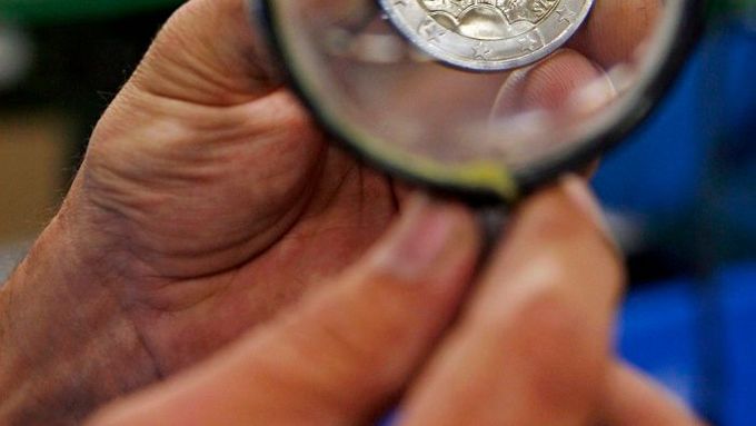 Na nejmenších mincích v hodnotě jeden, dva a pět centů najdete tatranský štít Kriváň.