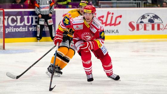 Podívejte se na obrázky ze šlágru kola hokejové Tipsport extraligy.