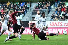 Obrovská výhra pro Karvinou a trenéra Jarolíma. Slezané doma srazili Spartu