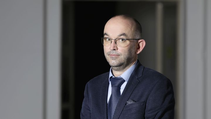 Proč zrovna čtvrtek? Aby si lidé nakoupili, říká Blatný. Zatím ale není situace dobrá