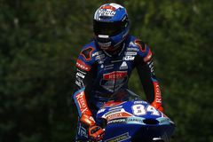 Motorky v Brně živě: Drama v MotoGP patřilo Doviziosovi, čeští fanoušci slavili Kornfeila v Moto3