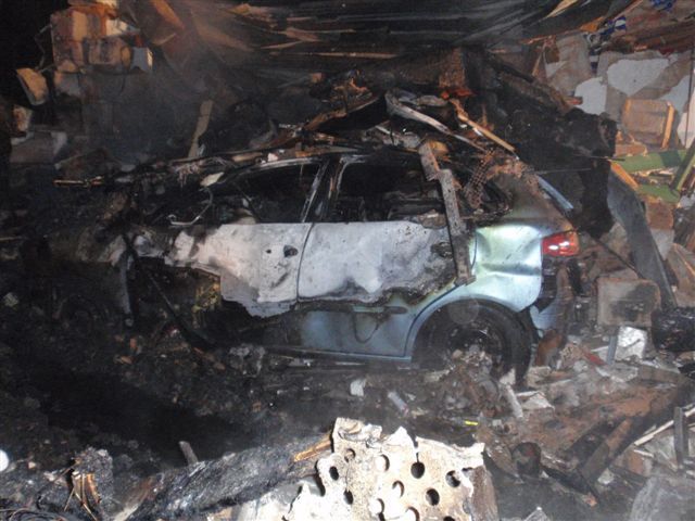 Výbuch garáže v Rokycanech