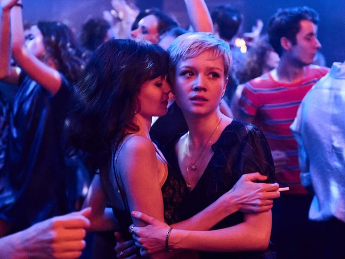 Jana McKinnonová jako Christiane a Lea Drinda v roli Babsi.