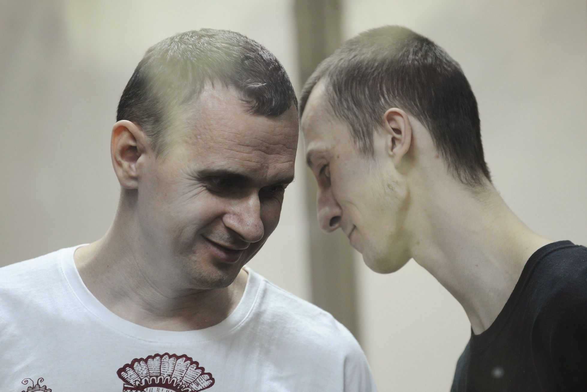 Oleg Sencov (vlevo) a Andrej Kolčenko