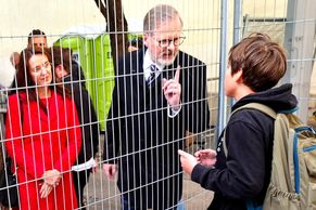 Ta naše kampaň česká, ta je tak krásná, tak hezká aneb Malá předvolební nakládačka