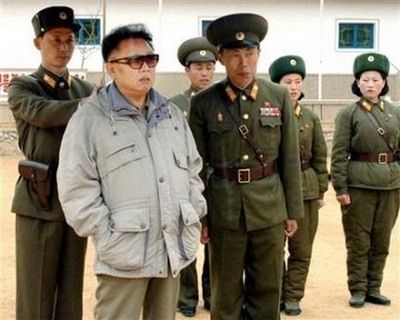 Kim-Čong Il s vojáky svého režimu