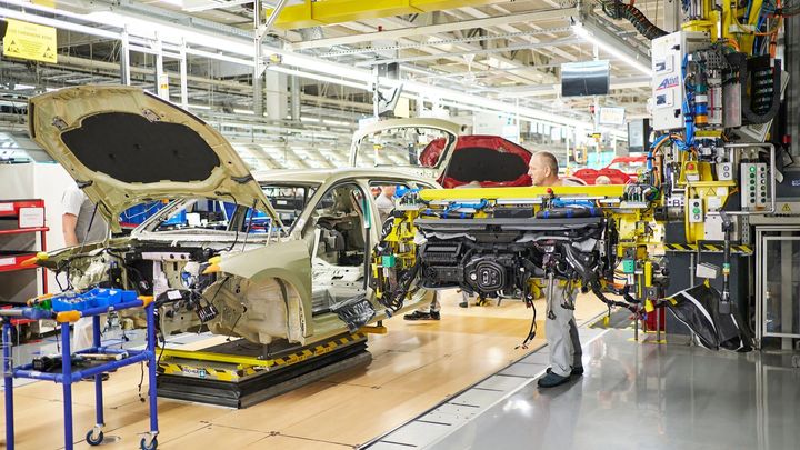 Výkon českého průmyslu se po půlročním růstu mírně propadl; Zdroj foto: Škoda Auto
