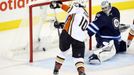 NHL, Anaheim - Winnipeg: Corey Perry (10) - Ondřej Pavelec (31)