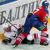 KHL, Lev Praha - Čeljabinsk: Martins Cipulis - Dmitrij Rjabykin