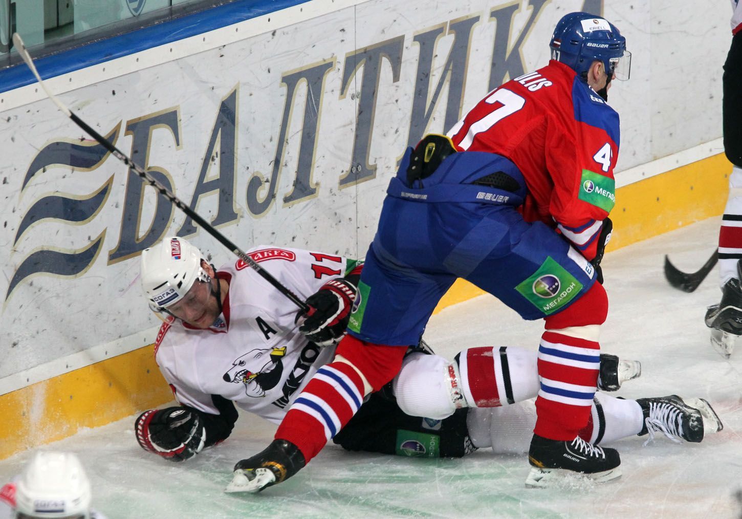 KHL, Lev Praha - Čeljabinsk: Martins Cipulis - Dmitrij Rjabykin